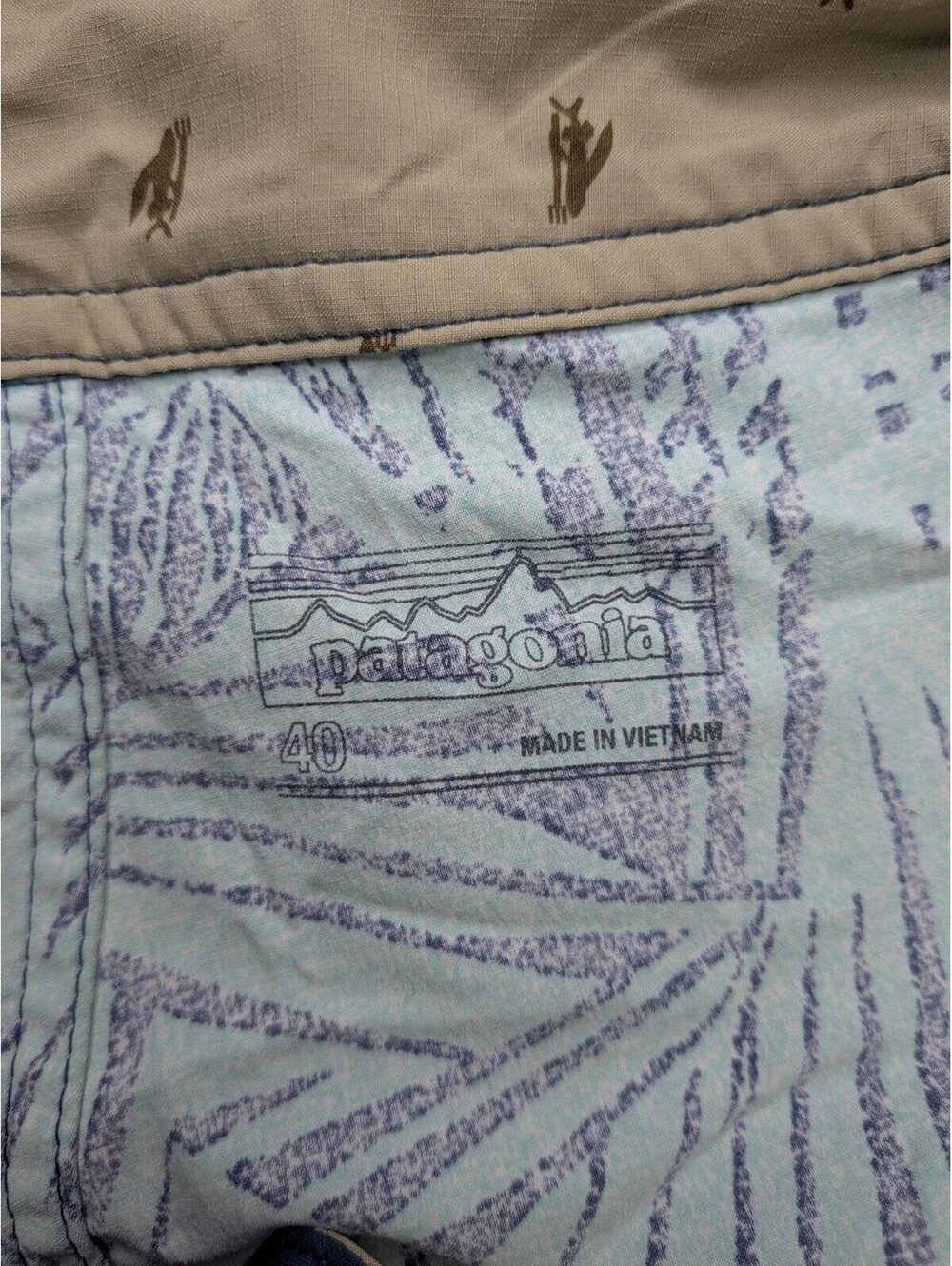 Patagonia Swim Shorts Mens 40 Green Leaf Print Board Shorts Zip Pocket Quick Dry